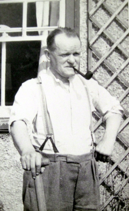 Tom (‘Bert’) Collett (Lot 56) who gardened with his brother Fred.