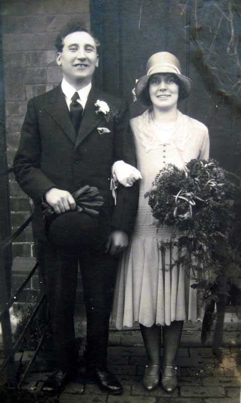 A Wedding Day photo of Margaret Kathleen Careless and Bertram Ockwell (20th January 1930). 