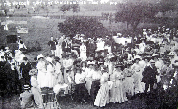 Garden Party, Wickhamford, 1909
