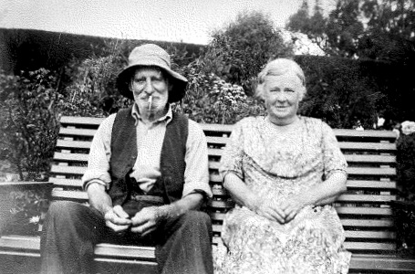 Albert and Hannah Maria Smith, nee Pope, in later life.