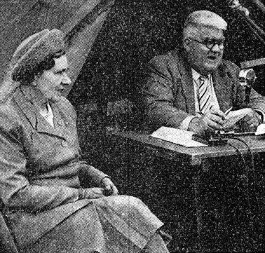 Major Syd Carter giving a commentary event at a Y. F. C. at Madresfield in May 1949, accompanied by his wife, Doris.