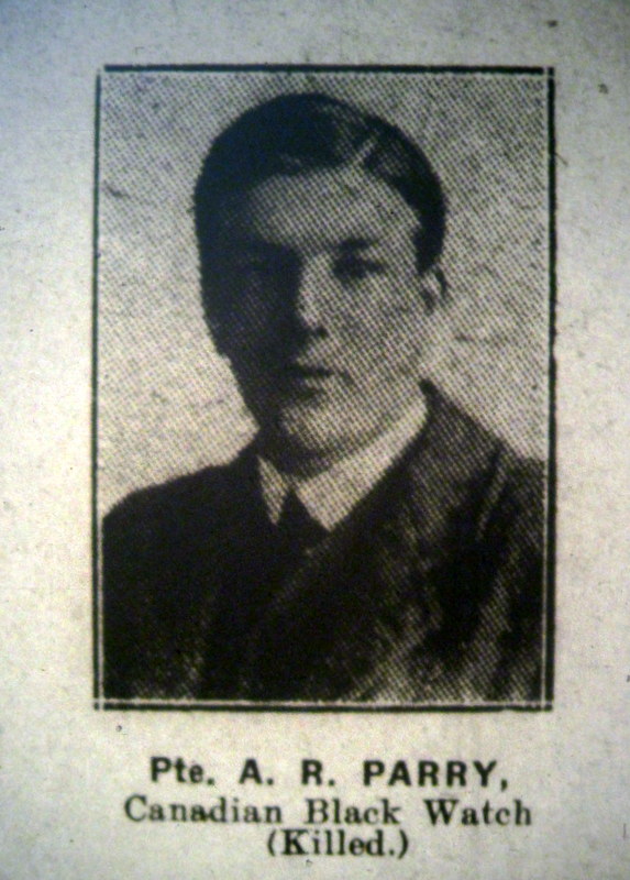 The picture of Pte Parry in the Evesham Journal of 7th October 1916