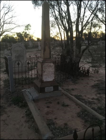 Edward Bloxham grave