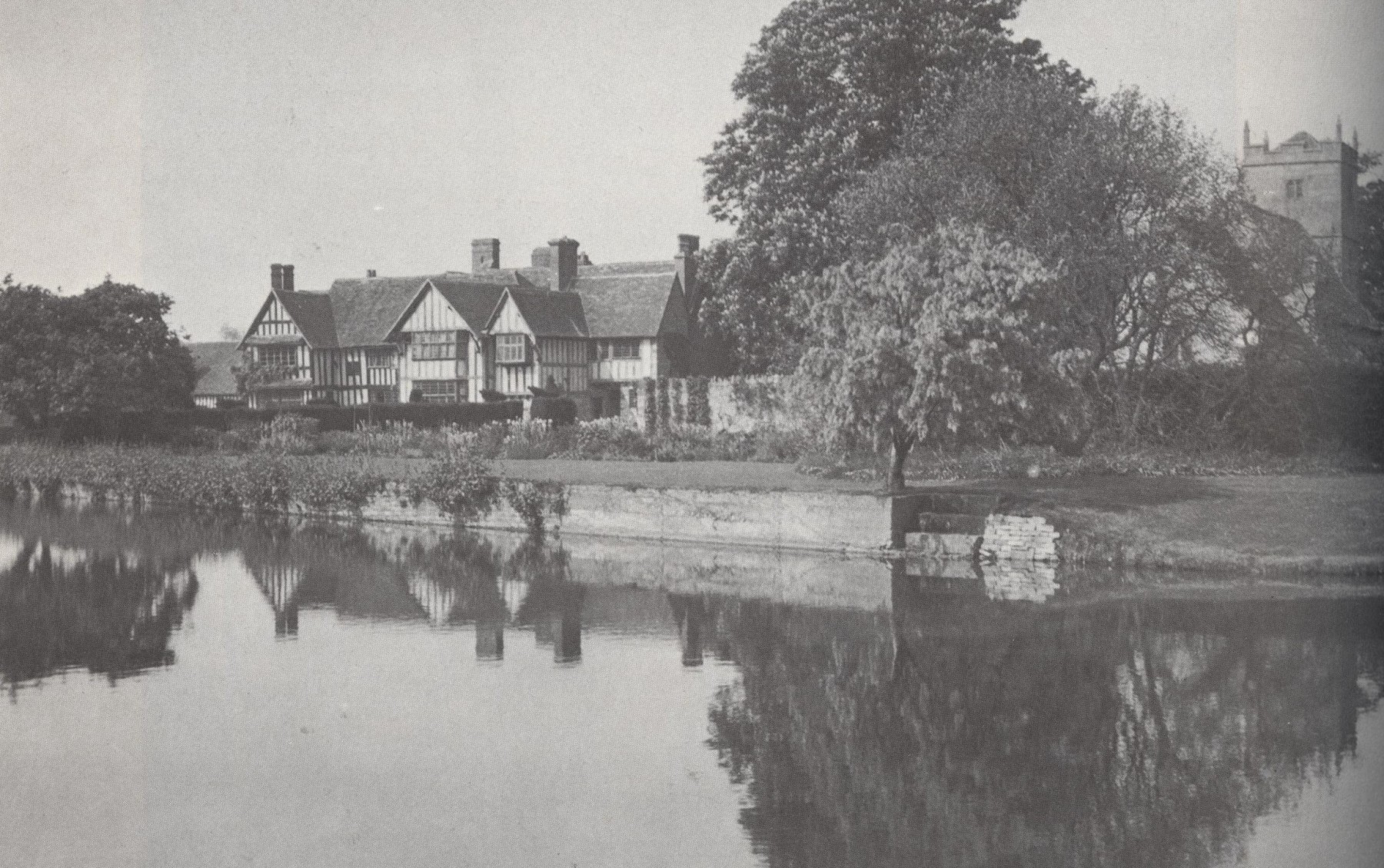 Wickhamford Manor exterior