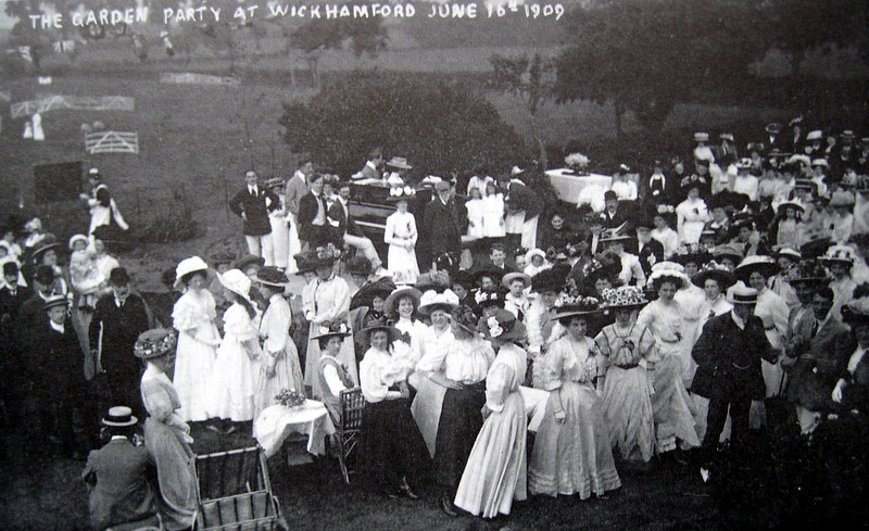 A postcard produced to show the Garden Party of 16 June 1909.