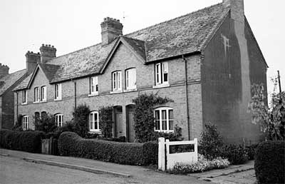 Fair View, Brewers Lane, Badsey: Eliza'a daughter, Emma Elizabeth Knight, lived in one of the cottages.