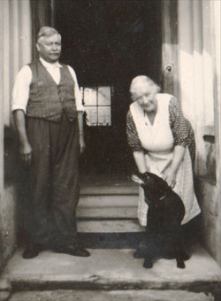 John and Agnes much older, taken at The Laurels, Offenham