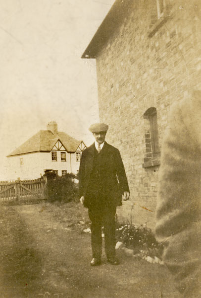 Charles Halford, (Lots 52, 54 & 75) with the Pitchers Hill Council Houses behind.