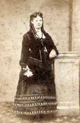 A young Hannah Pethard nee Byrd taken, according to the script on the back, before the birth of her first child, Jarrett (born 1884).