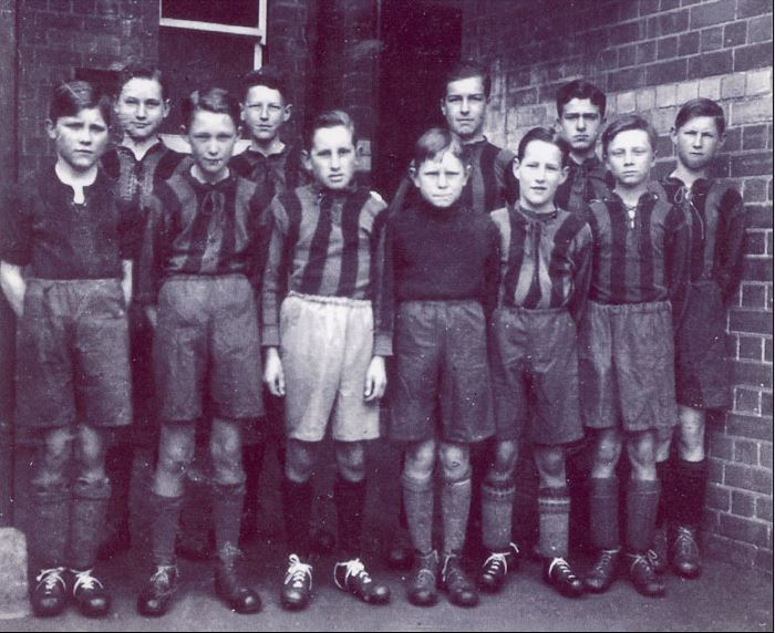 1936-7%20Football%20Team_0.JPG