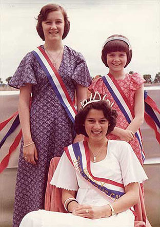 Queen, Veronica Dore with attendants Sarah and Rebecca Caswell