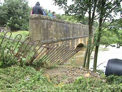 The aftermath (4 of 5). Damage at Horsebridge. Photo Ian Gibson.