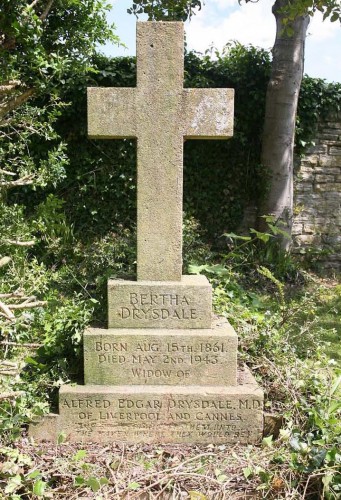 The gravestone of Bertha Drysdale in Wickhamford Churchyard