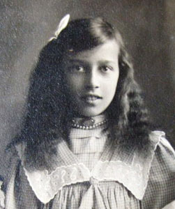 Violet Lillian Pethard (1895-1980)