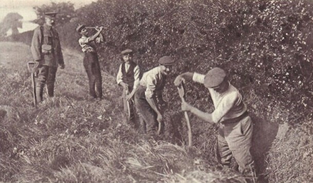 German%20prisoners%20at%20work.jpg