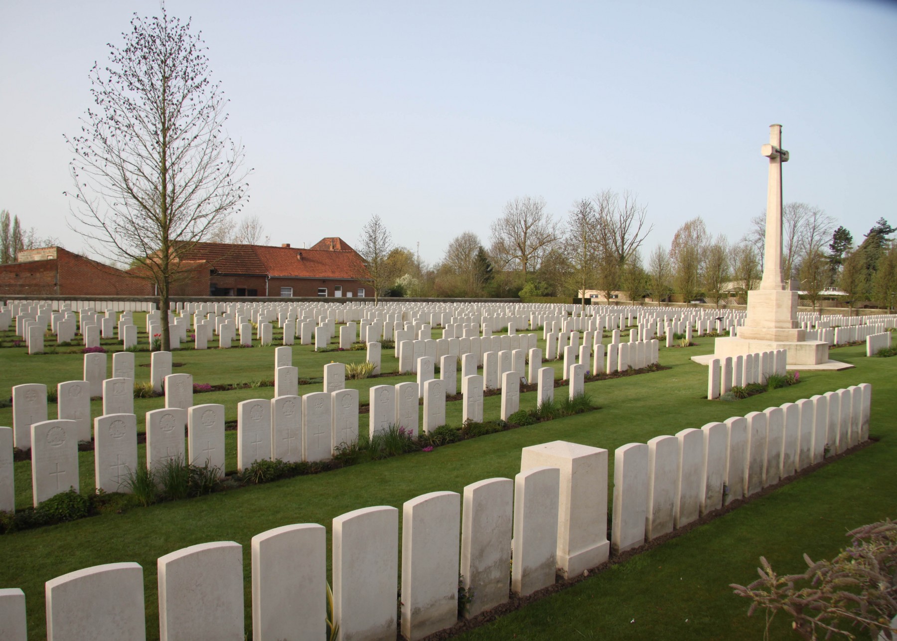 Menin Road South Military Cemetery