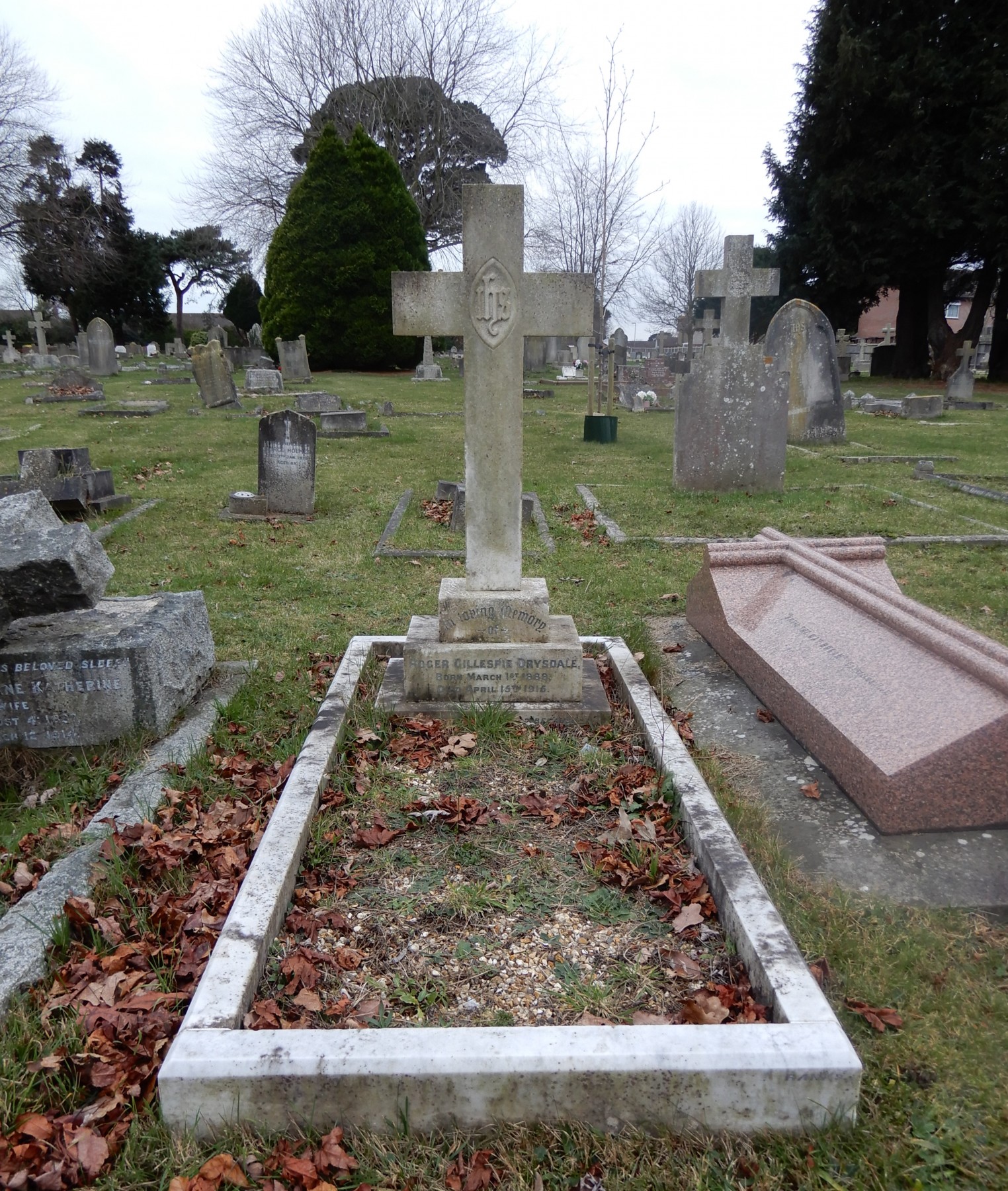 Roger Drysdale's grave, Lymington