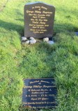 Headstone with separate flat tablet at base