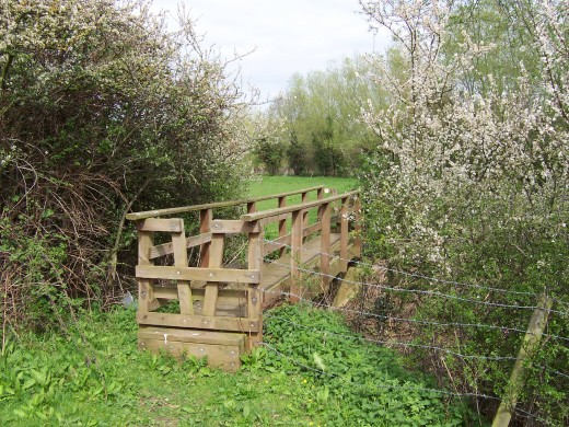 Badsey - Badsey to Blackminster footpath river bridge