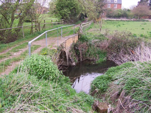 Aldington/Offenham - Farm river bridge at Faulk Mill