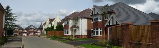 East side of Lodge Park Drive including Aldington Lodge, August 2017.