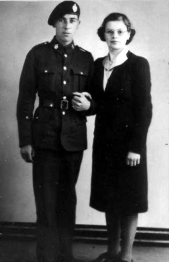 1943 wedding – Raymond Woodedd & Hannah Elliot