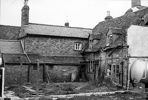 Site of Poplar Court (demolished cottages)