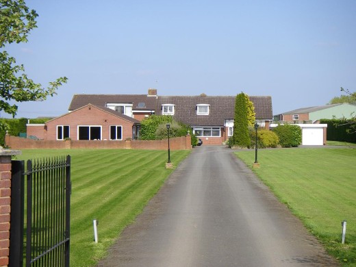 Aramena, Badsey Fields Lane