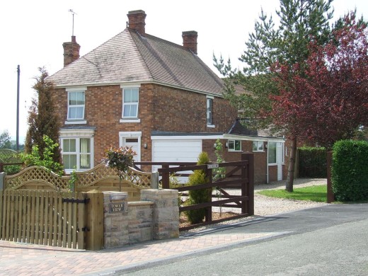 Beeholme, Main Street